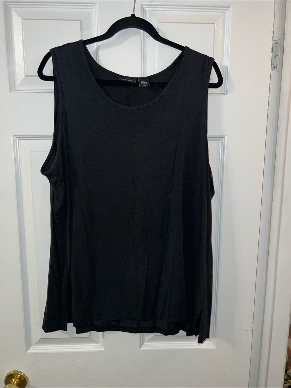 Tahari Black Sleeveless Scoop Neck Tank